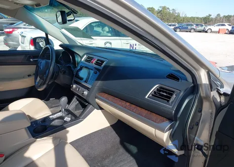 2015 Subaru Outback 2.5I Limited z USA, uszkodzony, nr VIN 4S4BSBLC2F3256857